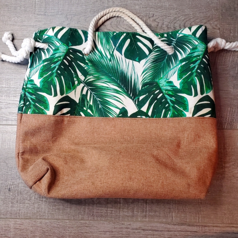 Leafy beach bag